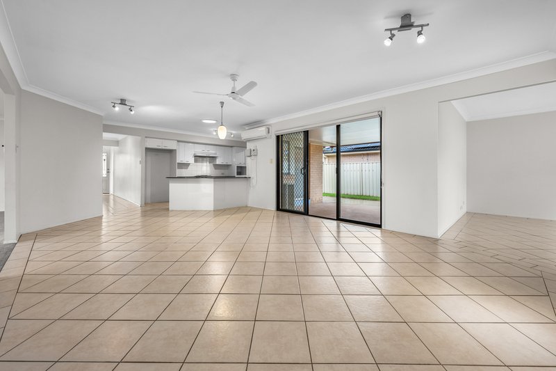 Photo - 82 Worcester Drive, East Maitland NSW 2323 - Image 5