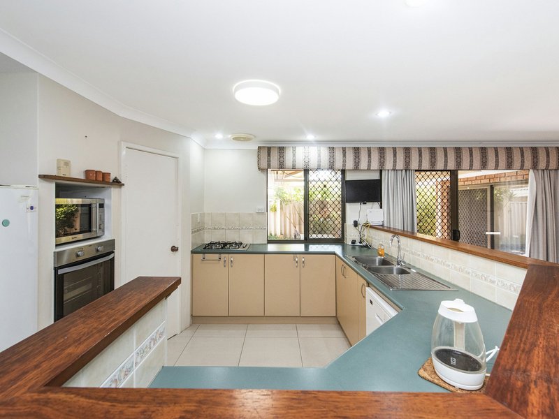 Photo - 82 Yale Road, Thornlie WA 6108 - Image 3