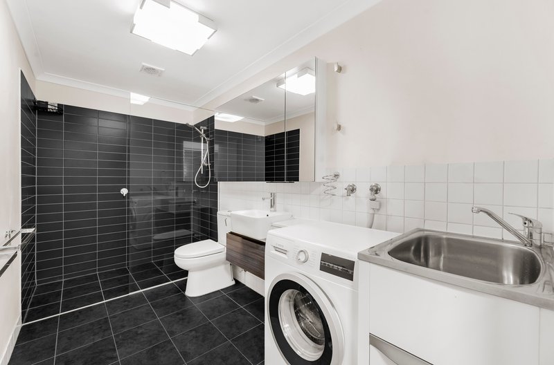 Photo - 8/2 Yarra Bing Crescent, Burwood VIC 3125 - Image 5