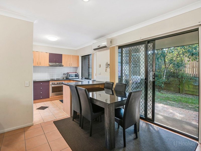 Photo - 8/20 Brown Street, Labrador QLD 4215 - Image 3