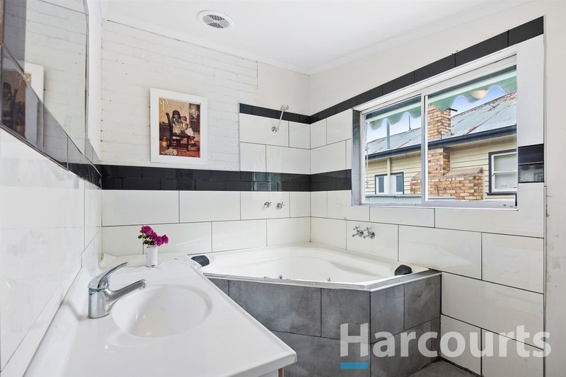 Photo - 820 Humffray Street South, Mount Pleasant VIC 3350 - Image 7