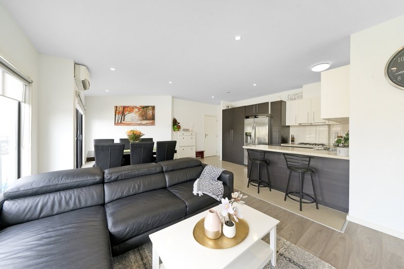 Photo - 8/20 James Street, Dandenong VIC 3175 - Image 3