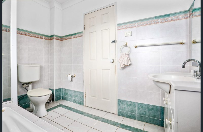 Photo - 8/21-23 Queens Road, Westmead NSW 2145 - Image 8