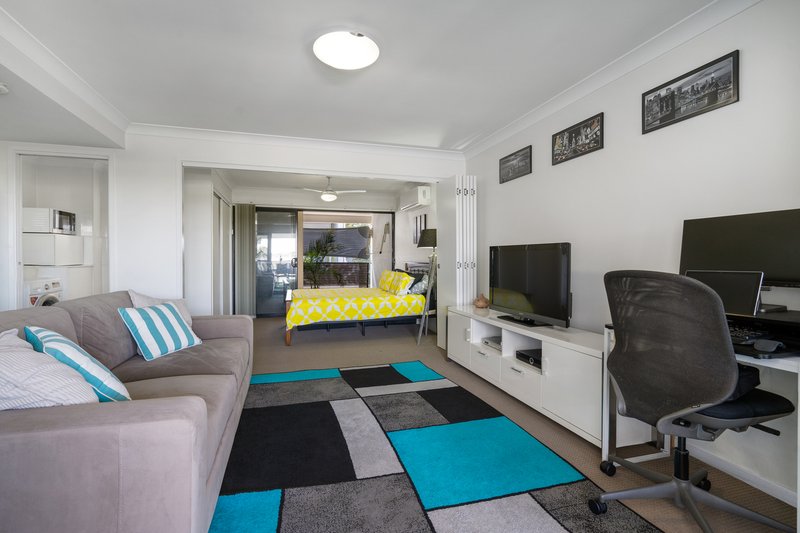 Photo - 8/21 Fenton Street, Fairfield QLD 4103 - Image 2