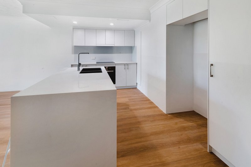 Photo - 8/21 Huth Street, Labrador QLD 4215 - Image 3