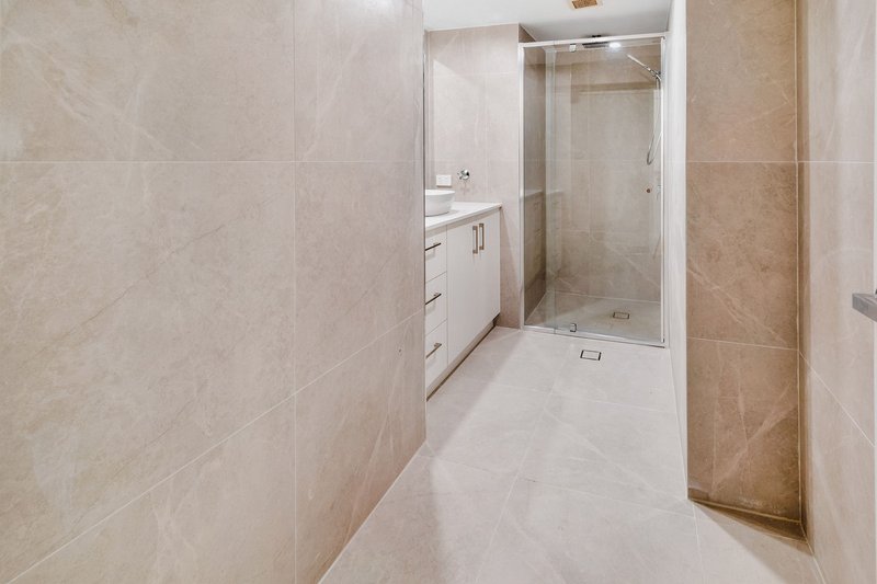 Photo - 8/21 Huth Street, Labrador QLD 4215 - Image 9