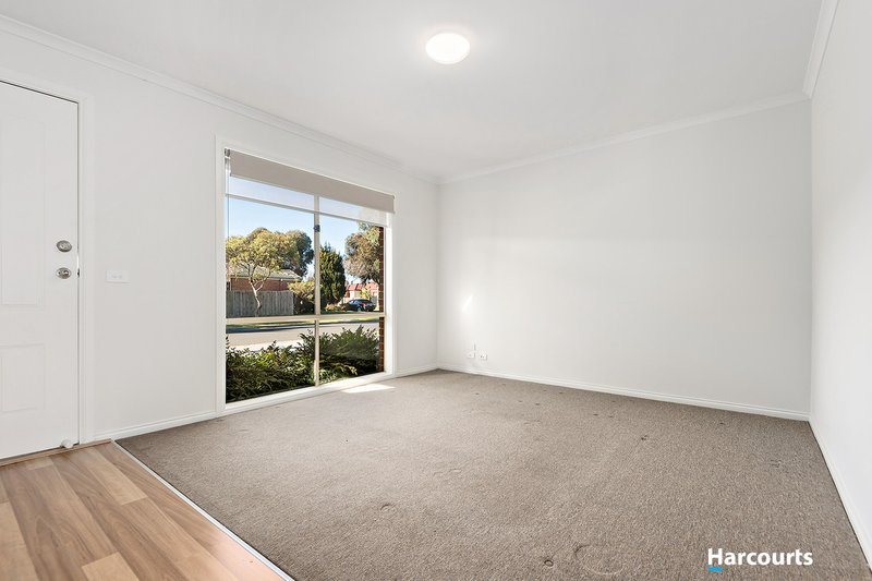 Photo - 8/21 Merrijig Avenue, Cranbourne VIC 3977 - Image 2