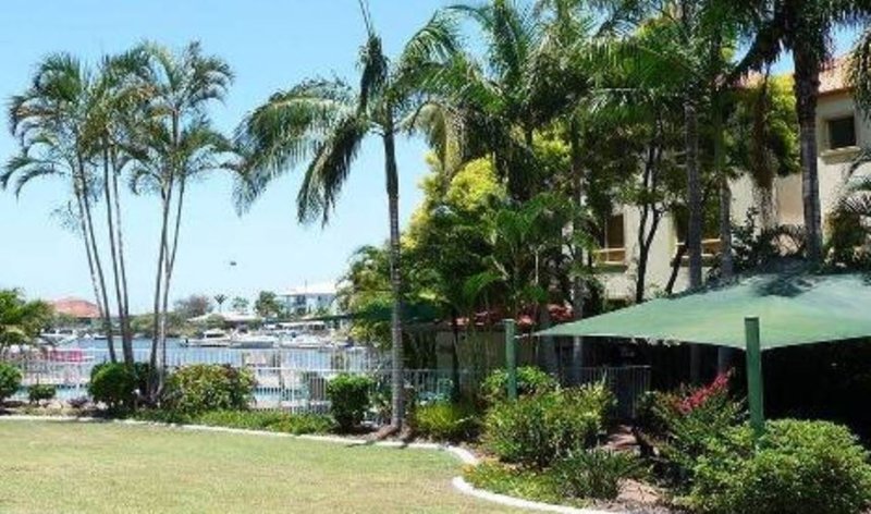 Photo - 8/22 Jennifer Avenue, Runaway Bay QLD 4216 - Image 13