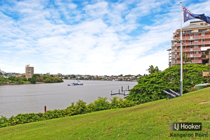 Photo - 822/188 Shafston Avenue, Kangaroo Point QLD 4169 - Image 3