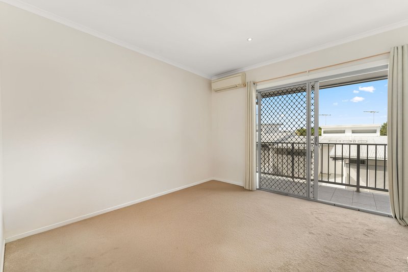 Photo - 8/23 Burrai Street, Morningside QLD 4170 - Image 5