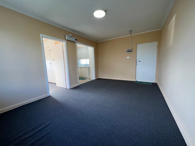 Photo - 8/23 Callander Road, Noble Park VIC 3174 - Image 4