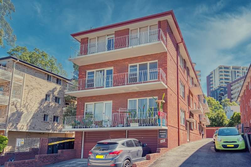 8/23 Gloucester Road, Hurstville NSW 2220