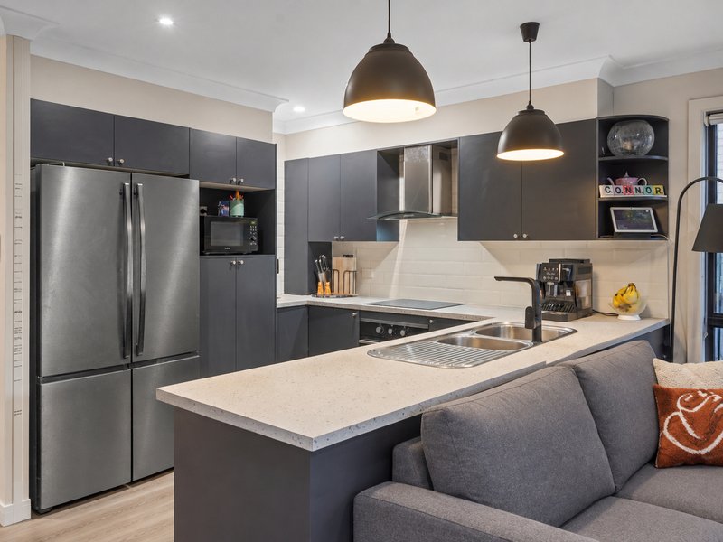 Photo - 8/23 Park Esplanade, Coomera QLD 4209 - Image 3