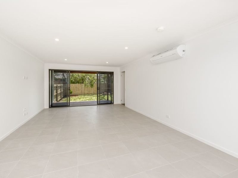 Photo - 823 Wembley Road, Browns Plains QLD 4118 - Image 9