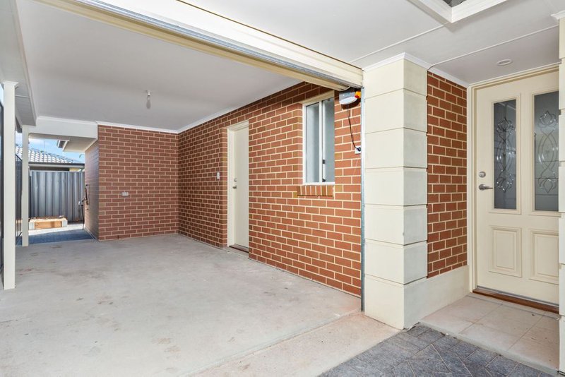 Photo - 8/24-26 Grazing Avenue, Morphett Vale SA 5162 - Image 2