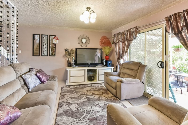 Photo - 8/24 Atchison Road, Macquarie Fields NSW 2564 - Image 7