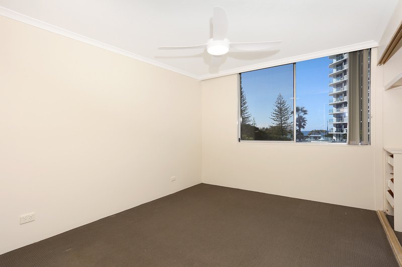 Photo - 8/24 Laycock Street, Surfers Paradise QLD 4217 - Image 2