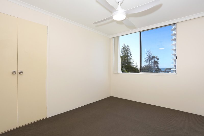 Photo - 8/24 Laycock Street, Surfers Paradise QLD 4217 - Image 3