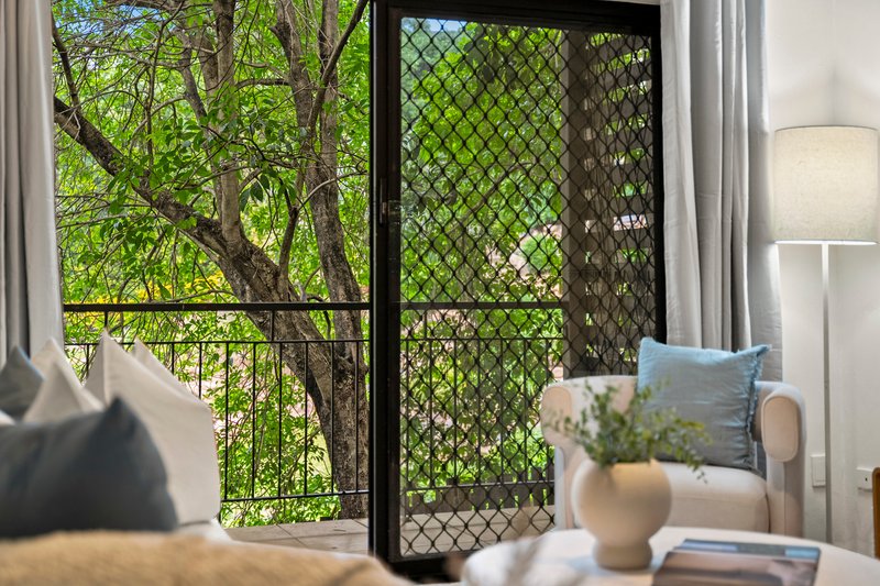 Photo - 8/24 Miskin Street, Toowong QLD 4066 - Image 3