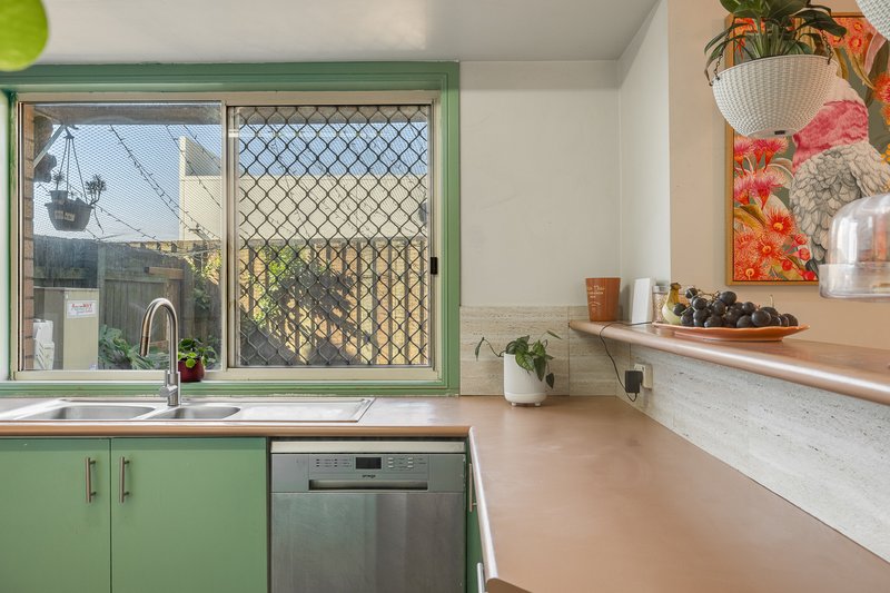 Photo - 8/248 James Street, Harristown QLD 4350 - Image 7