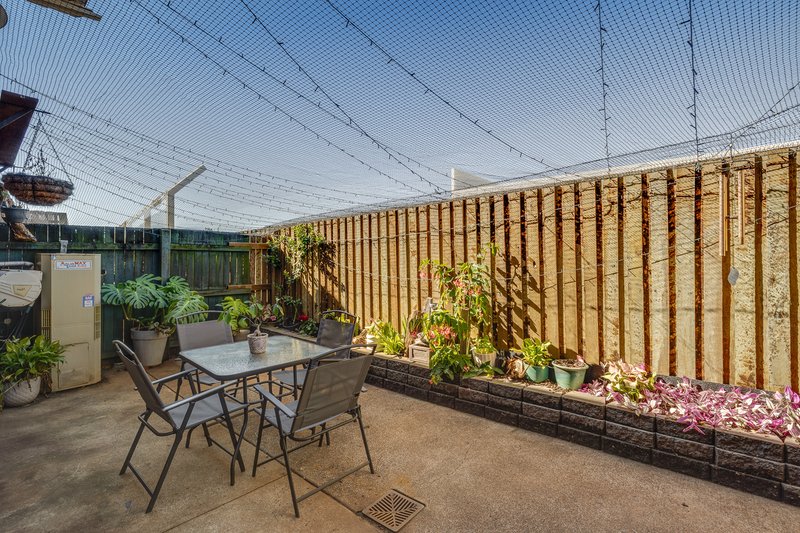 Photo - 8/248 James Street, Harristown QLD 4350 - Image 8