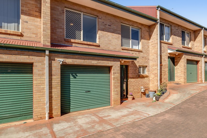 Photo - 8/248 James Street, Harristown QLD 4350 - Image 14