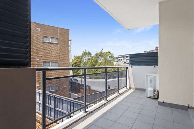 Photo - 8/25 Dressler Court, Merrylands NSW 2160 - Image 4