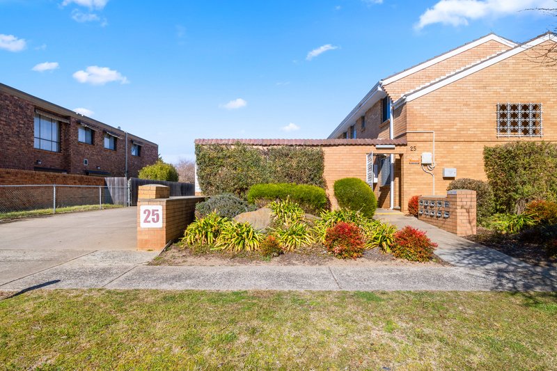 Photo - 8/25 Macquoid Street, Queanbeyan East NSW 2620 - Image 4