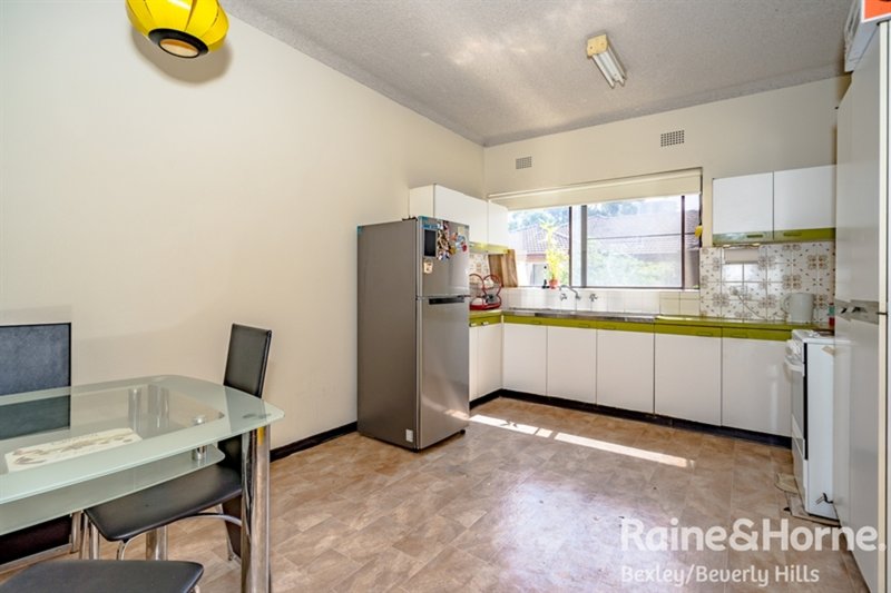 Photo - 8/25 Woids Avenue, Hurstville NSW 2220 - Image 3