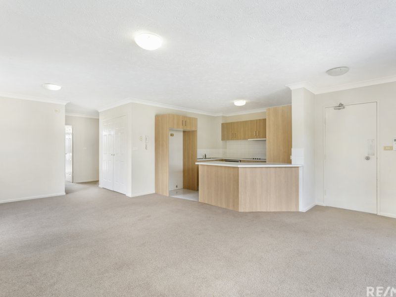 Photo - 8/26 Back Street, Biggera Waters QLD 4216 - Image 2