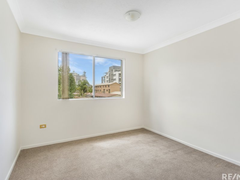 Photo - 8/26 Back Street, Biggera Waters QLD 4216 - Image 7