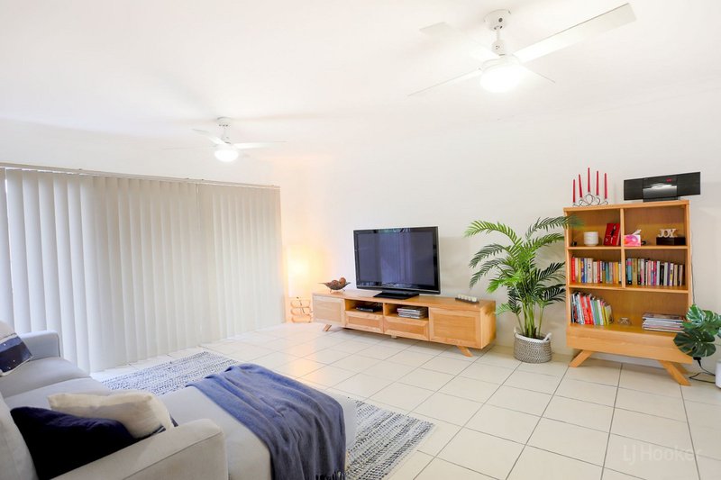 Photo - 8/266 Marine Parade, Labrador QLD 4215 - Image 3