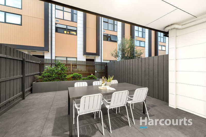 Photo - 8/27 Finch Street, Notting Hill VIC 3168 - Image 10