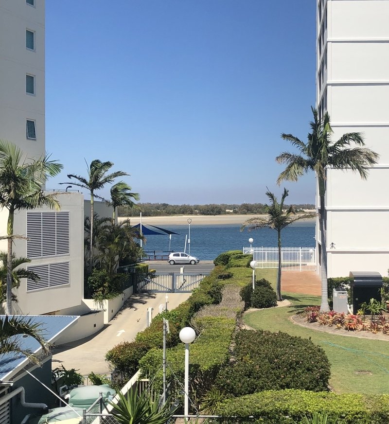 Photo - 8/27 Labrador St , Labrador QLD 4215 - Image 1