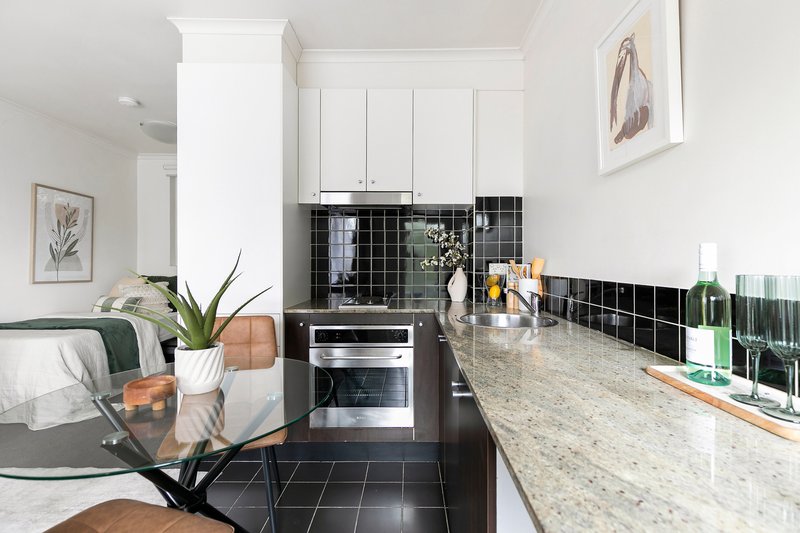 Photo - 8/27 The Grove, Coburg VIC 3058 - Image 6