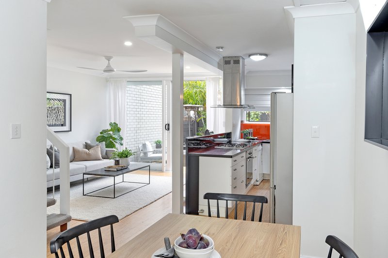 Photo - 8/27 Tor Road, Dee Why NSW 2099 - Image 2