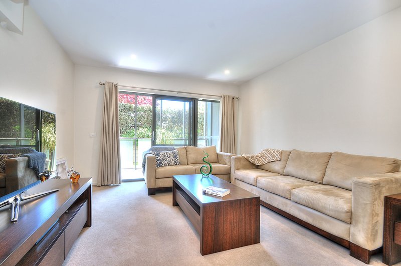 Photo - 8/270 Springvale Road, Glen Waverley VIC 3150 - Image 2