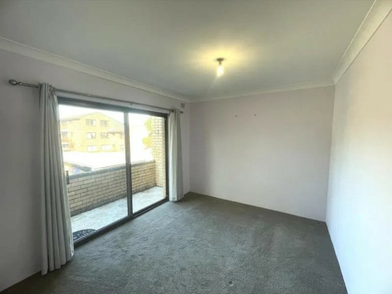 Photo - 8/28 Bringelly Road, Kingswood NSW 2747 - Image 4