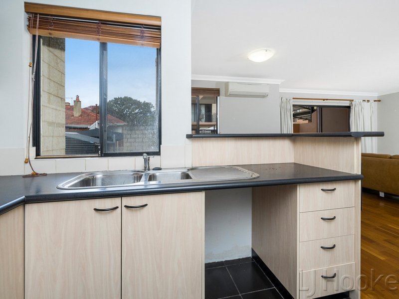 Photo - 8/28 Bronte Street, East Perth WA 6004 - Image 8