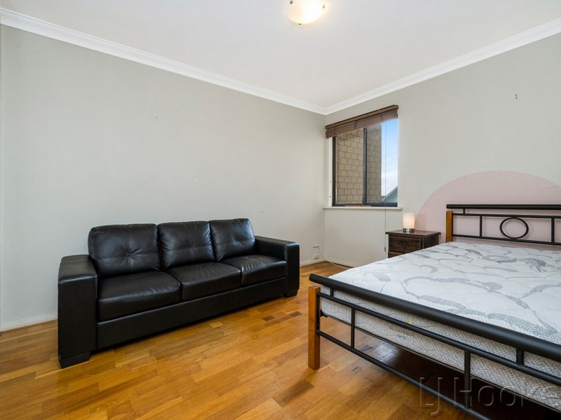 Photo - 8/28 Bronte Street, East Perth WA 6004 - Image 13