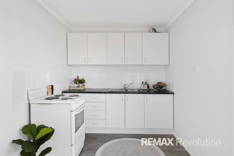 Photo - 8/28 Defiance Road, Logan Central QLD 4114 - Image 4