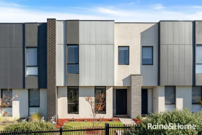 Photo - 829 Aitken Boulevard, Craigieburn VIC 3064 - Image 1