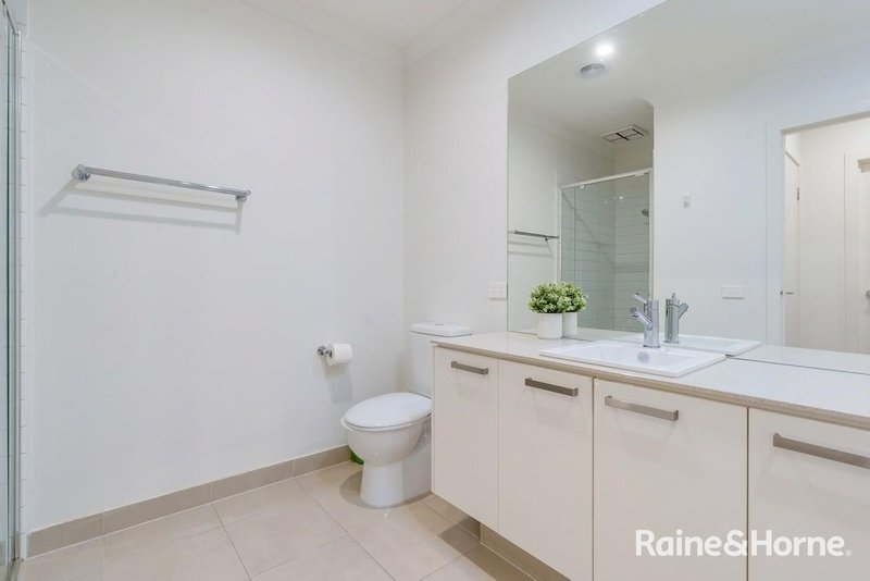 Photo - 829 Aitken Boulevard, Craigieburn VIC 3064 - Image 8