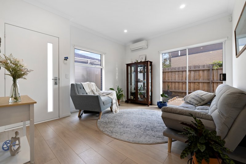 Photo - 8/29 Athol Court, Langwarrin VIC 3910 - Image 7