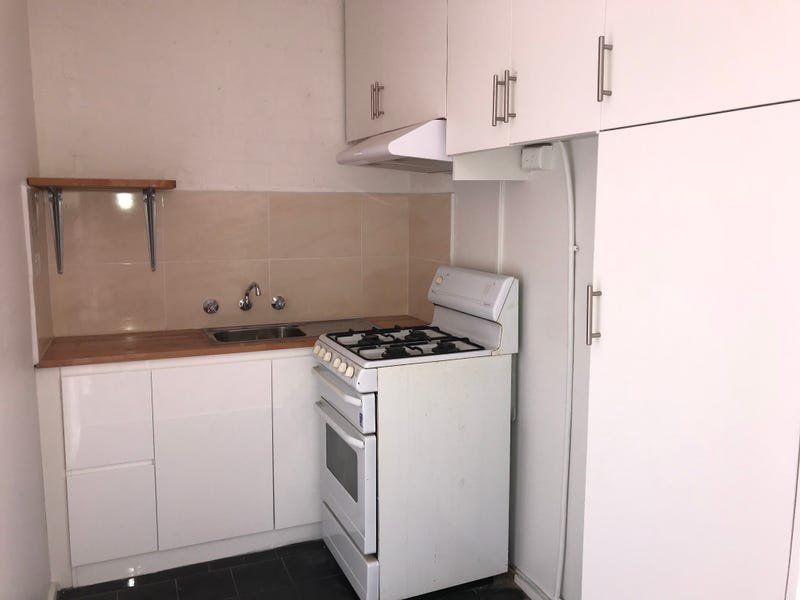 Photo - 8/29 Macartney Street, Reservoir VIC 3073 - Image 5
