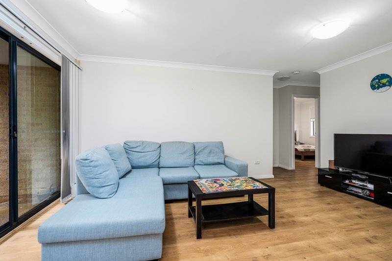 Photo - 8/29 Stapleton Street, Wentworthville NSW 2145 - Image 4