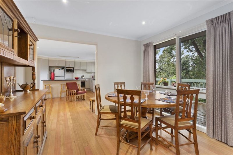 Photo - 829 Waverley Road, Glen Waverley VIC 3150 - Image 3