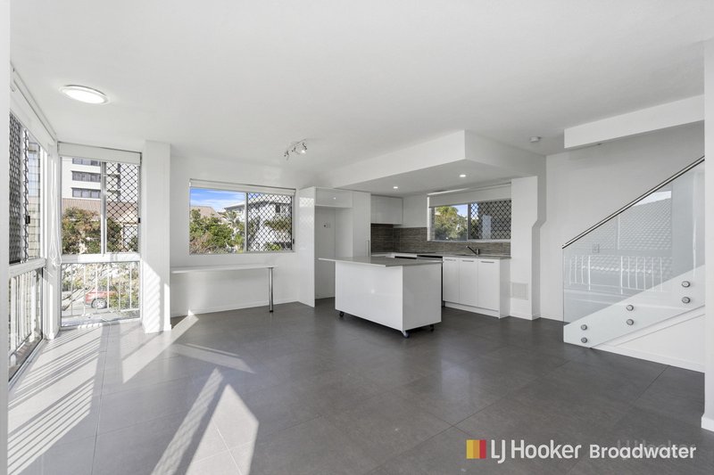 Photo - 8/294 Marine Parade, Labrador QLD 4215 - Image 17