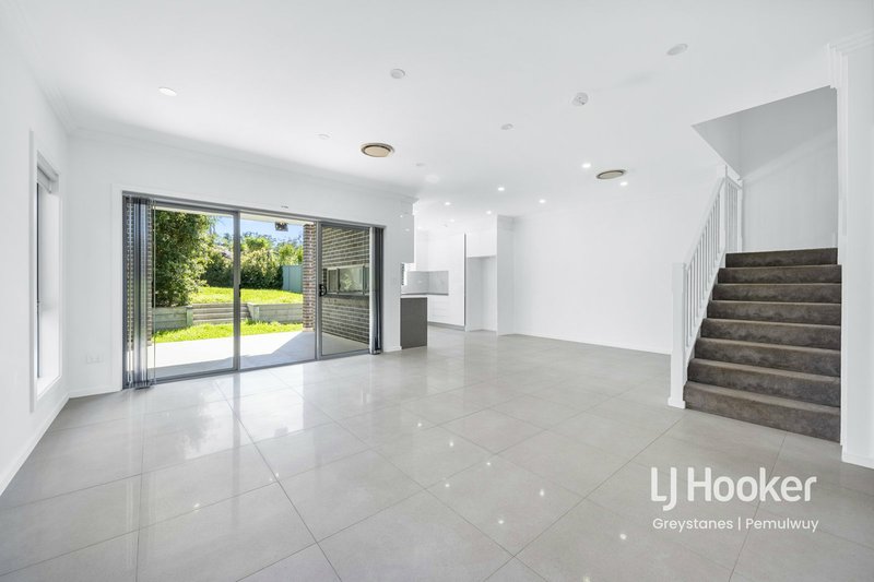 Photo - 82a Grevillea Crescent, Greystanes NSW 2145 - Image 2