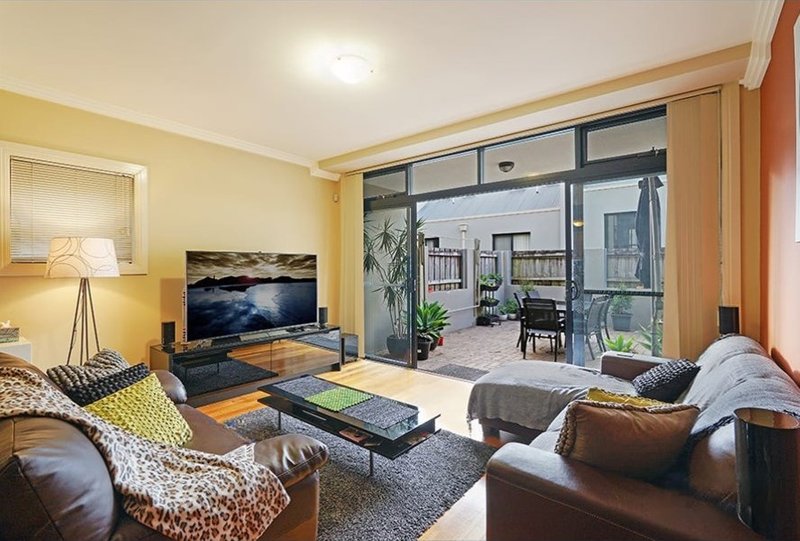 Photo - 8/2a Pyrmont Bridge Road, Camperdown NSW 2050 - Image 1
